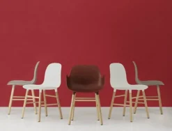 Form Armchair stoel eiken zwart