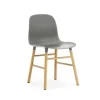 Form Chair eiken stoel grijs