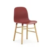 Form Chair eiken stoel rood