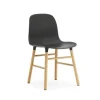 Form Chair eiken stoel zwart