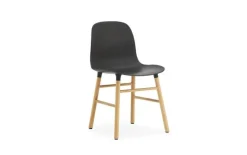 Form Chair eiken stoel zwart