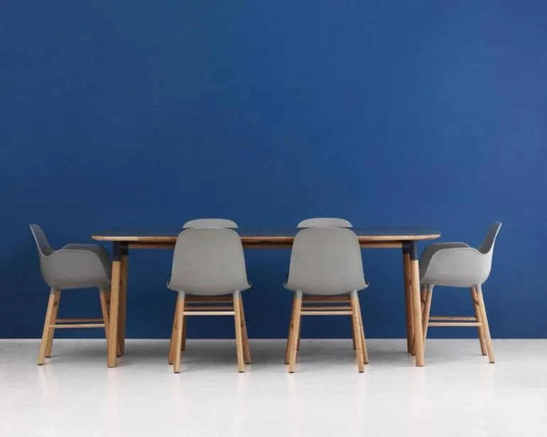 Form Chair walnoot stoel grijs