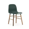 Form Chair walnoot stoel groen