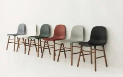 Form Chair walnoot stoel wit