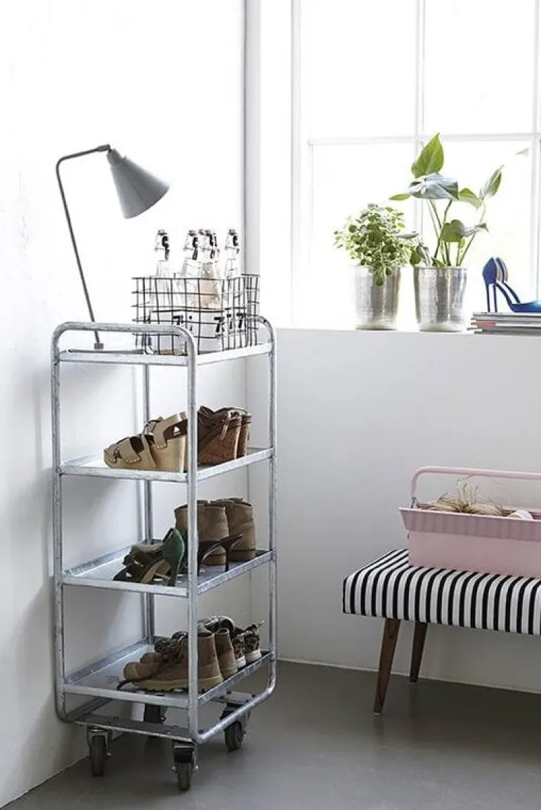 Game tafellamp grijs metaal wit