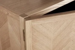 Houten kast met deuren