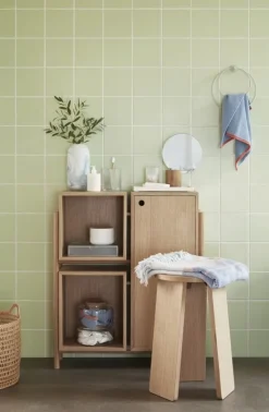 Houten kast met planken en deur - naturel