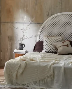 Izar kussen off white inclusief vulling - 2591