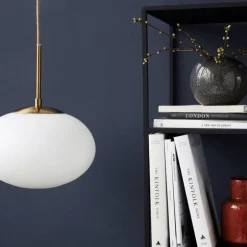 Opal hanglamp messing met wit glazen kap
