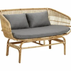 Rotan bank met grijze kussens