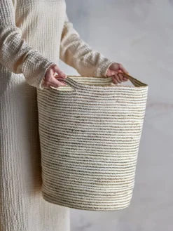 Selena mand - 82064791