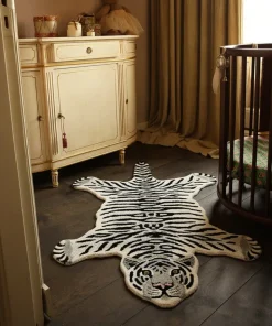 Snowy tiger vloerkleed L - 1.45.10.005.020.5